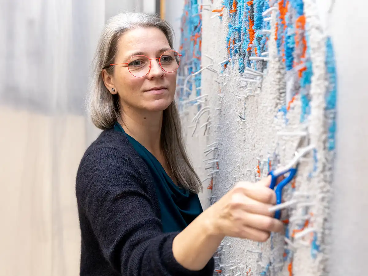 Textildesignerin Julia M. Langstein